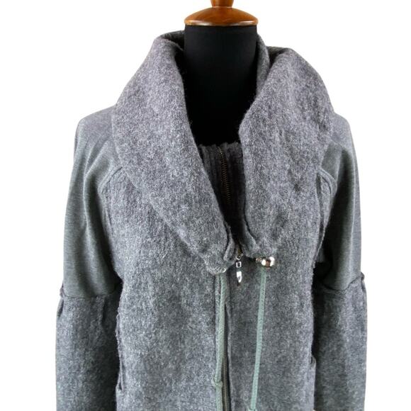 SOLD.   Lisa International Boiled Wool Jacket Size L Art To Wear Coat Gray Boho - Picture 1 of 9
